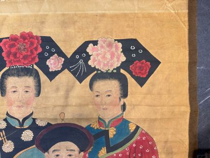 Trois dignitaires.
220 x 102 cm.
(taches,...