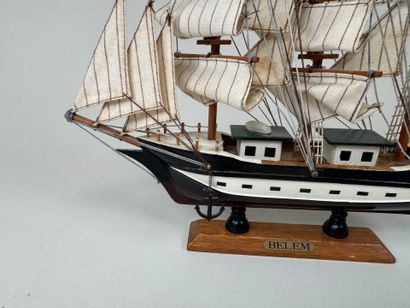 BELEM.
Petite maquette de bateau trois mats...
