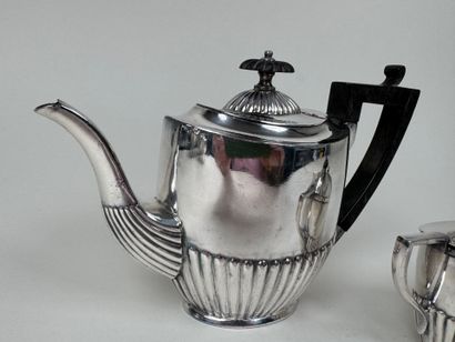Partie de service à café en métal argenté...