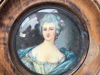 École, XXe.
Portrait de femmes.
Deux miniatures...