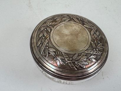 Covered sugar bowl in cut crystal, the lid...