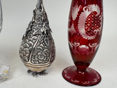 Lot comprenant :
- SEVRES.
vase sur pied...