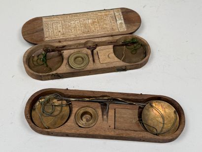 Deux balances trébuchet métal et laiton.
Présentés...