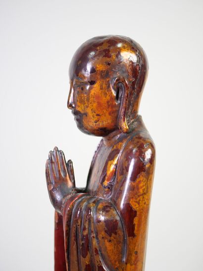 CHINE, XXe.
Sujet en bois sculpté laqué figurant...