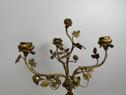 Flambeau à trois bras de lumière en albâtre...