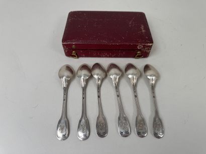 Six 950/1000 silver spoons, contoured thread...