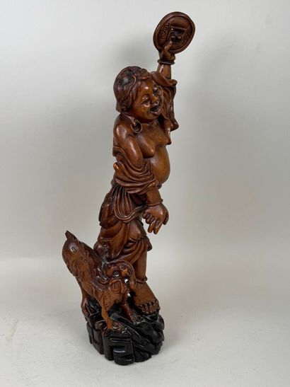 ASIE, XXe.
Personnage et animal stylisé.
Grand...