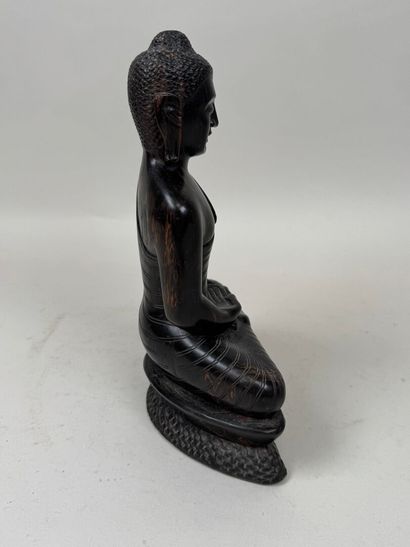ASIE, XXe. 
Bouddha en padmasana.
Sculpture...