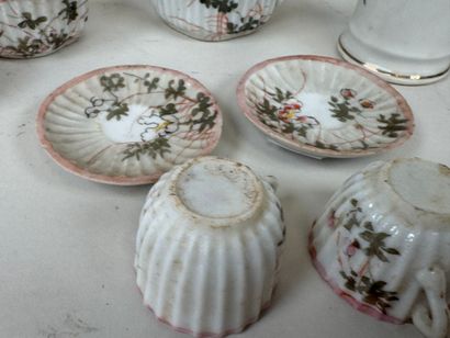 Lot comprenant :
- 6 pièces de dinette de...
