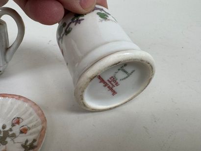 Lot comprenant :
- 6 pièces de dinette de...