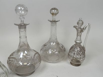 Important lot en cristal et verre comprenant...