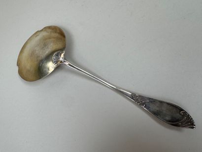 Silver sprinkler 950/1000, Minerve hallmark.
Weight:...