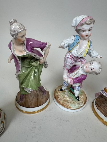 École, fin XIXe et XXe.
Sept sujets en porcelaine...