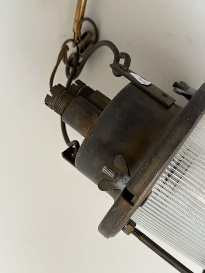+
Lampe de coursive de bateau en bronze et...