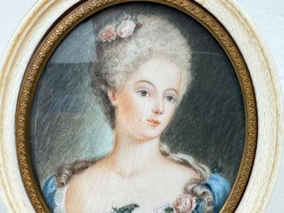 École XXe.
Femme aux roses.
Miniature à vue...