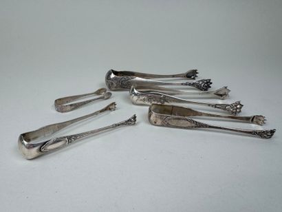 Five sugar tongs in 950/1000 silver, various...