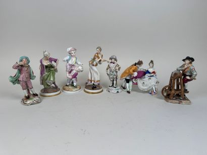 École, fin XIXe et XXe.
Sept sujets en porcelaine...