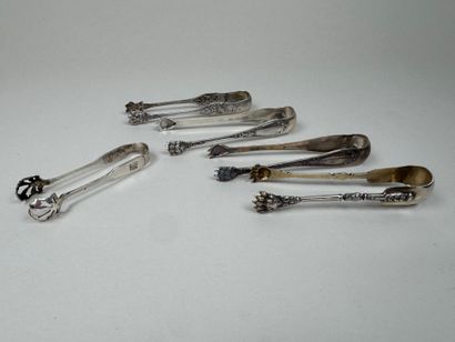 Five sugar tongs in 950/1000 silver, various...