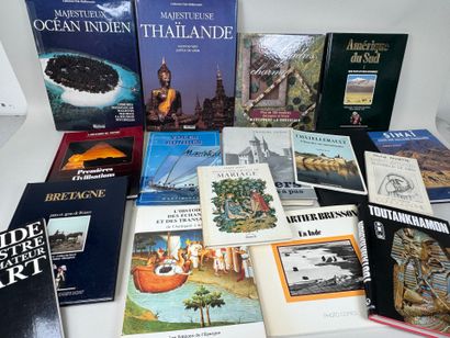 Collection de 17 ouvrages d'Art comprenant...