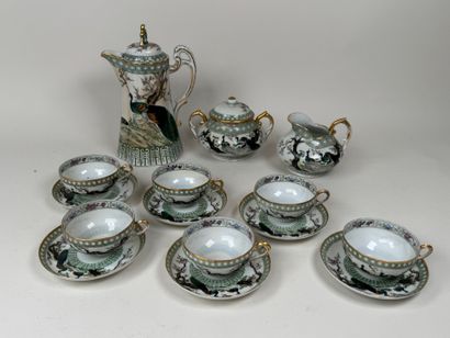 ASIE, XXe.
Partie de service à thé en porcelaine...
