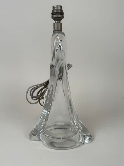 DAUM, dans le goût de.
Pied de lampe en cristal...
