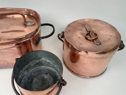 Lot en cuivre XIXe comprenant :
- daubière...