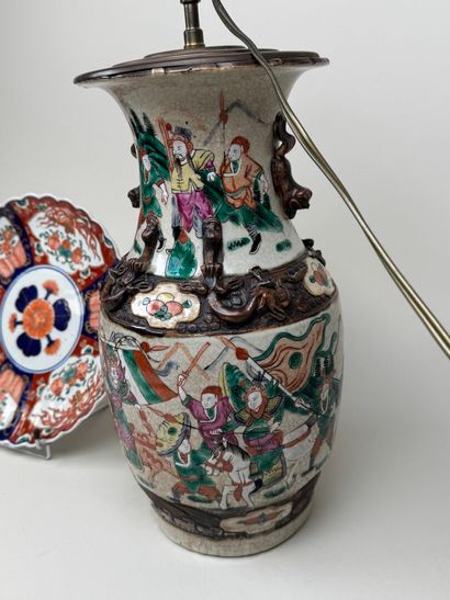CHINE, NANKIN.
Vase en céramique polychrome...