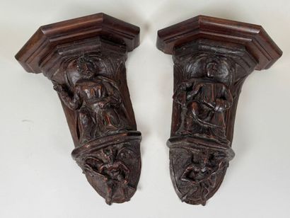 École, XIXe.
Paire de sellettes en bois sculpté...