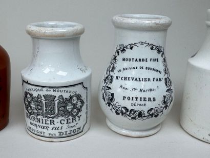 Collection de 6 pots publicitaires à moutarde...