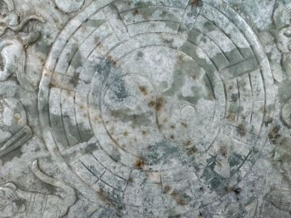 ASIE, XXe.
Plaque circulaire en pierre dure...