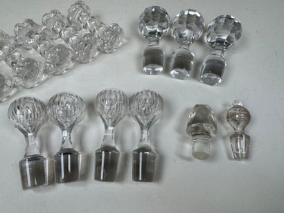 Série de 6 porte-couteaux en verre moulé...