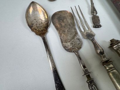 Important lot de couverts en argent fourré,...