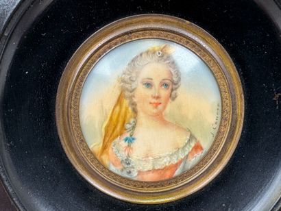 École, XXe.
Portraits de femme dont Marquise...