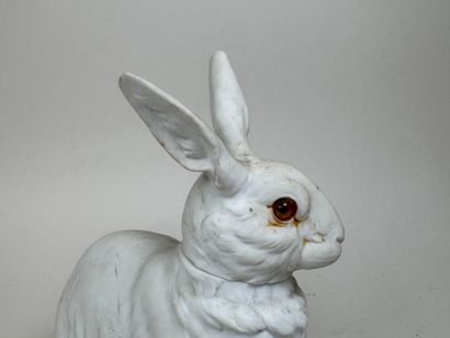 Sujet en biscuit à décor d'un lapin, les...