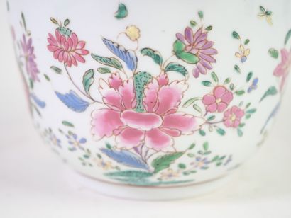 CHINE, XXe. 
Pot couvert en porcelaine polychrome...
