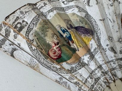 Éventail plié à monture en os, la feuille...