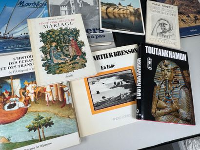 Collection de 17 ouvrages d'Art comprenant...