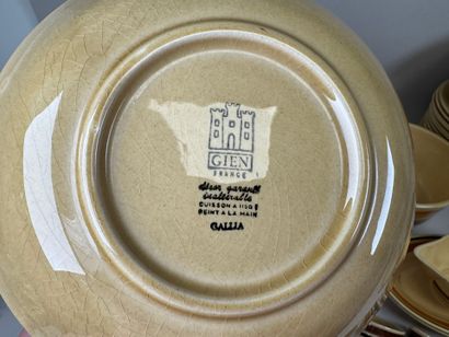 GIEN France.
Modèle GALLIA.
Partie de service...
