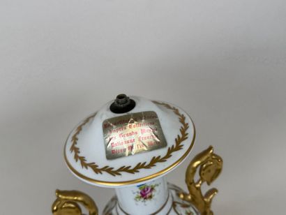 Porcelaine de COULEUVRE.
Grand vase en porcelaine...