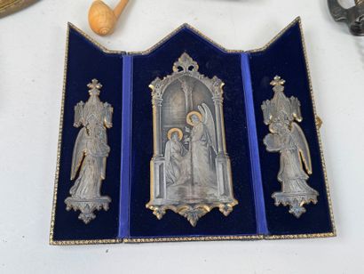 Important lot d'objets de vitrine comprenant...