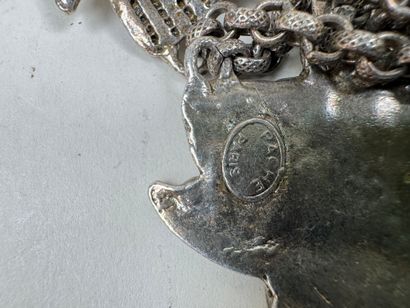 PACHE à Paris.
Collier et bracelet en métal...