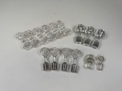 Série de 6 porte-couteaux en verre moulé...