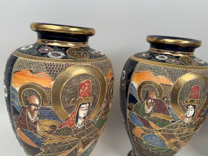 JAPON, SATSUMA , XXe. 
Paire de vases balustres...