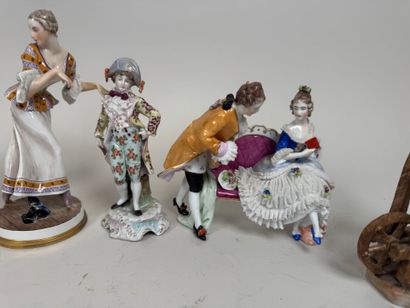École, fin XIXe et XXe.
Sept sujets en porcelaine...