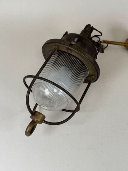+
Lampe de coursive de bateau en bronze et...