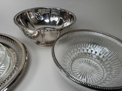 Lot en métal argenté et verre comprenant...