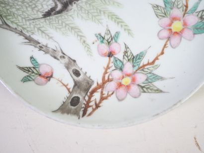 CHINE, XXe.
Deux soucoupes en porcelaine...
