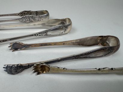Five sugar tongs in 950/1000 silver, various...