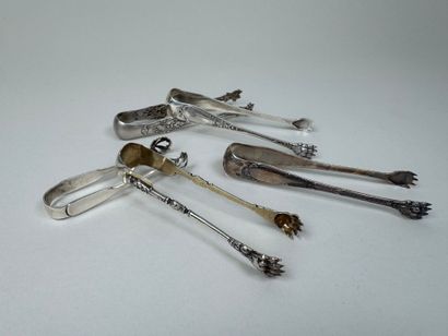 Five sugar tongs in 950/1000 silver, various...
