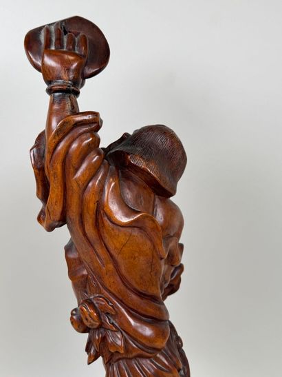 ASIE, XXe.
Personnage et animal stylisé.
Grand...